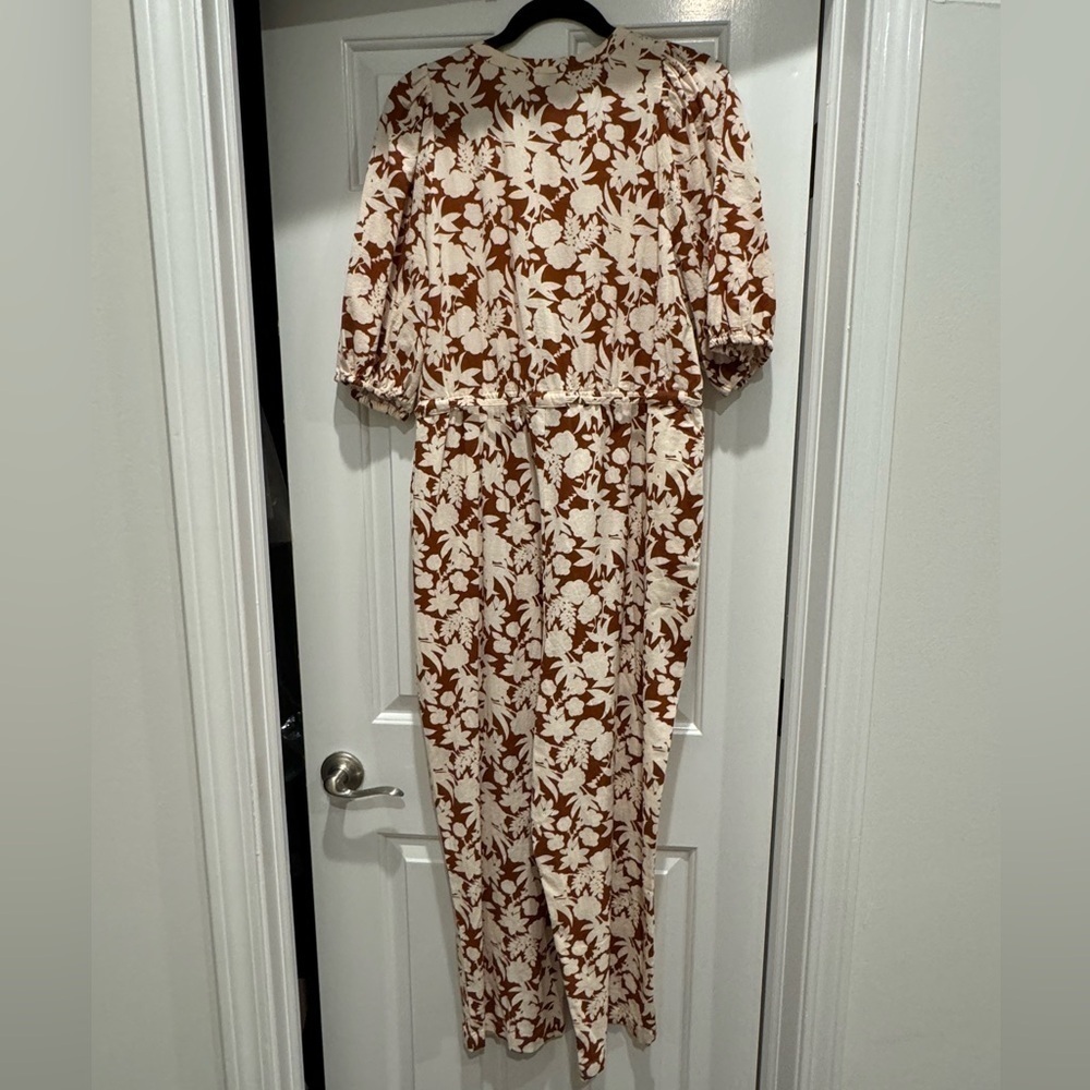 NWT Universal Threads Romper - Picture 4 of 5